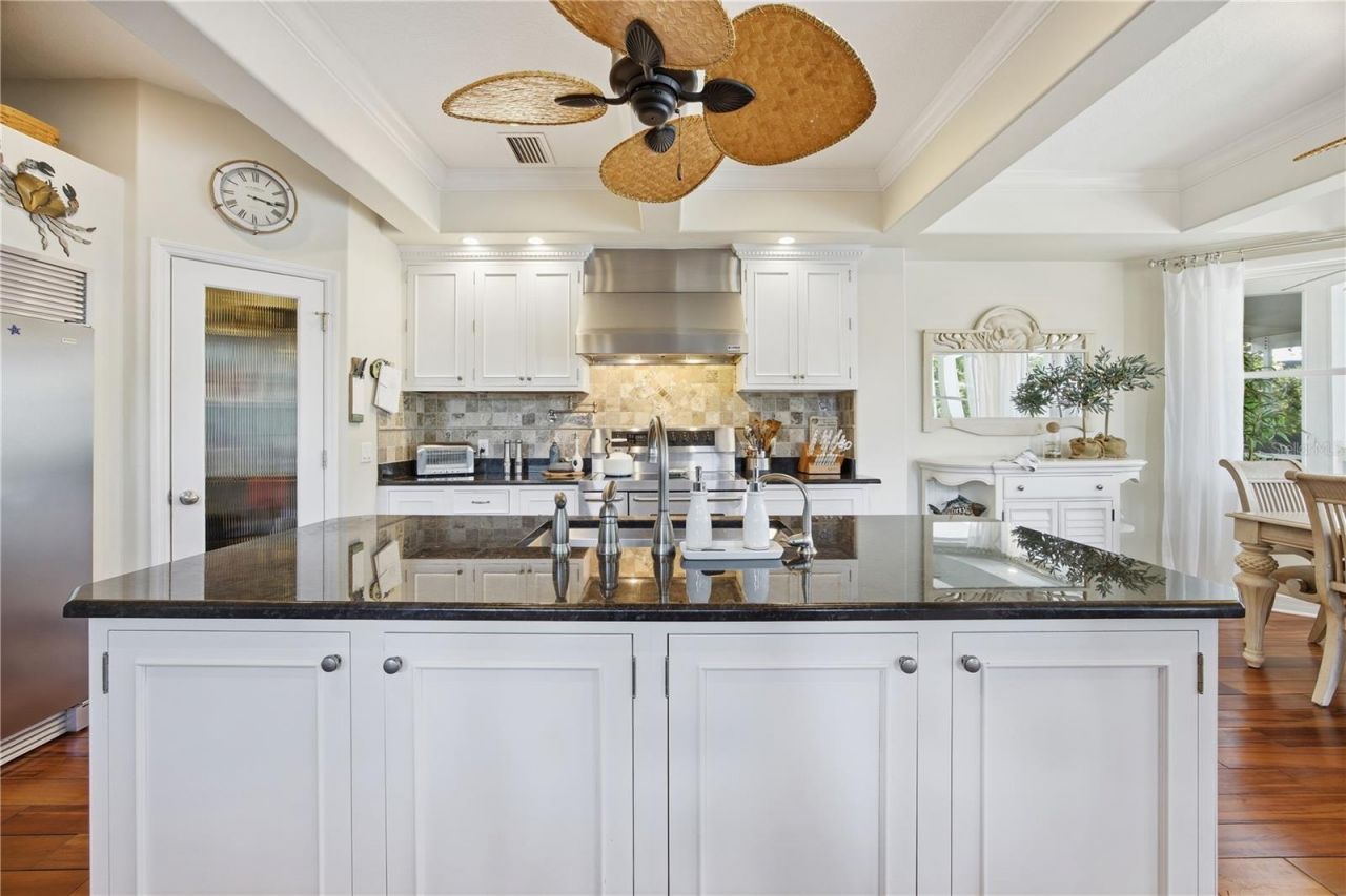 11905 W Riverhaven Drive, Homosassa, FL 34448 Photo