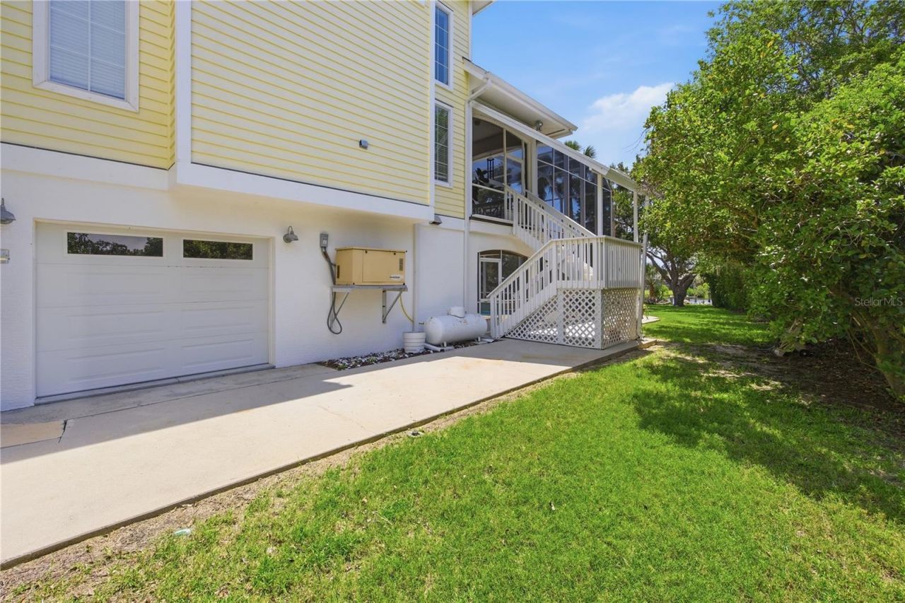 11905 W Riverhaven Drive, Homosassa, FL 34448 Photo