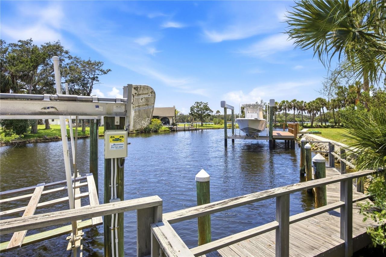 11905 W Riverhaven Drive, Homosassa, FL 34448 Photo