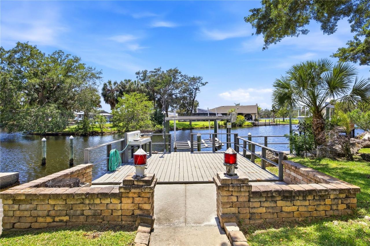11905 W Riverhaven Drive, Homosassa, FL 34448 Photo