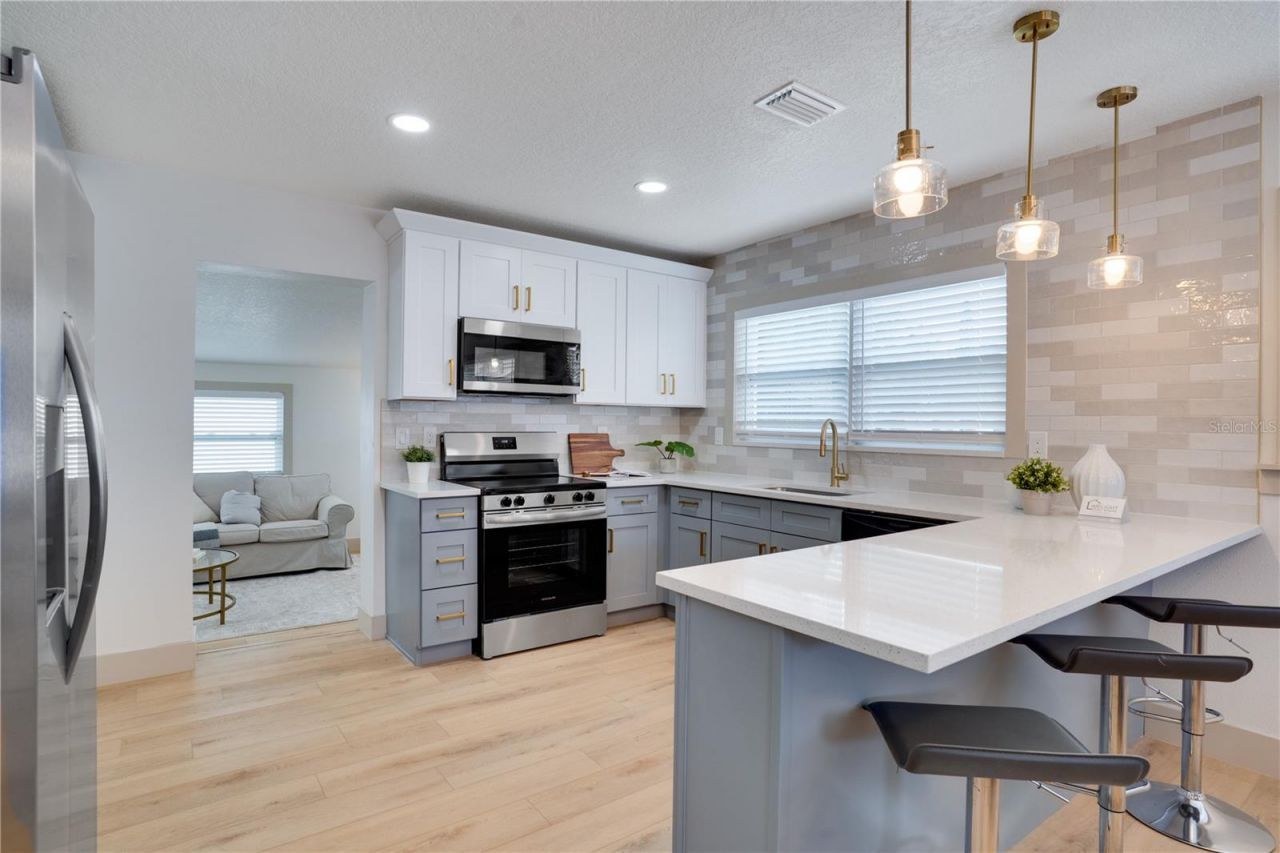 6346 35th Avenue N, Saint Petersburg, FL 33710 Photo