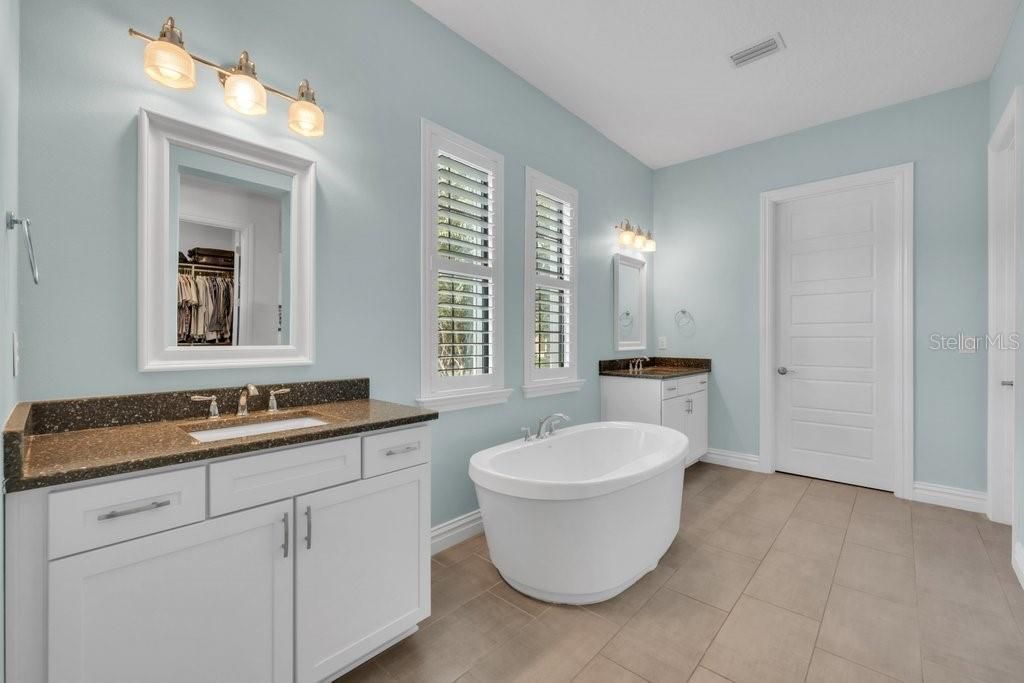 5201 Alafia Falls Drive, Lithia, FL 33547 Photo
