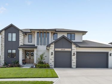 20545 Hartman Avenue, Elkhorn, NE 68022