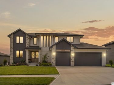 20545 Hartman Avenue, Elkhorn, NE 68022