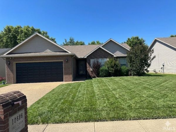 10686 Fall Creek Drive, Newburgh, IN 47630