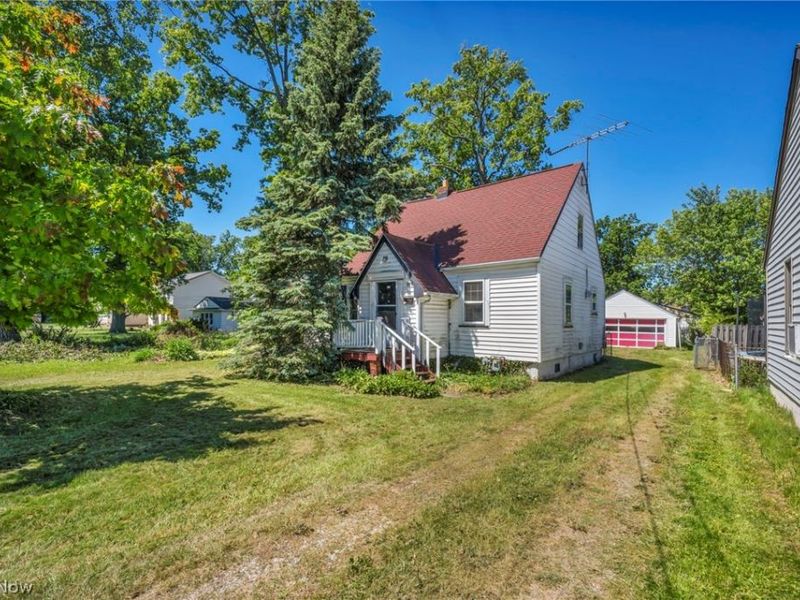 718 E 343rd Street, Eastlake, OH 44095 Photo 2
