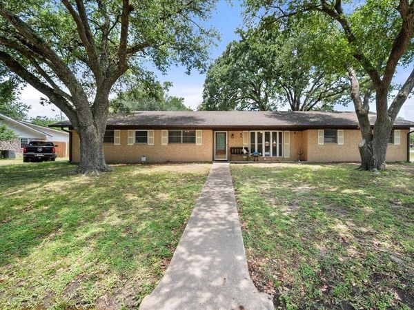 721 Robindale Lane, Fairfield, TX 75840