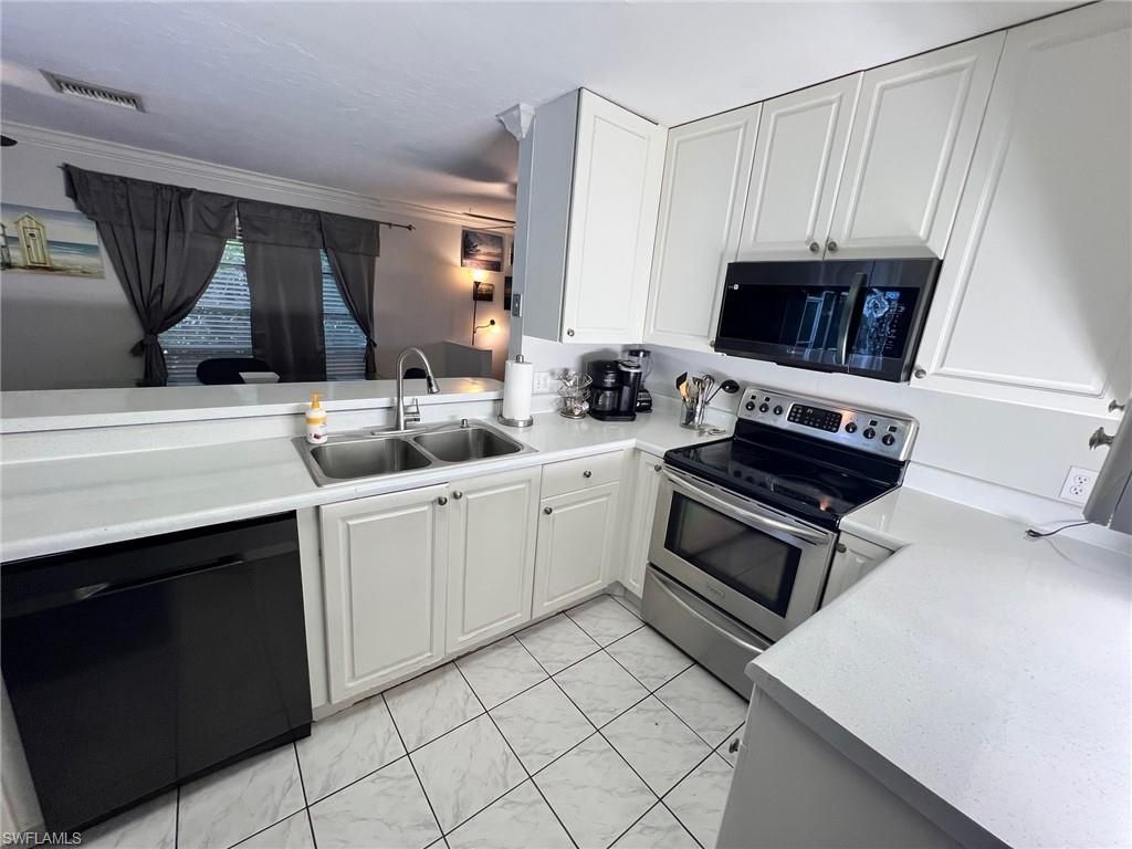 690 95th Ave N, Naples, FL 34108 Photo