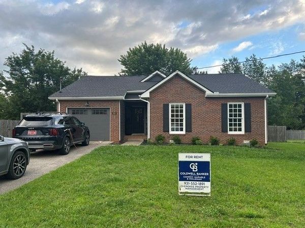 916 Dolphin Ln , Clarksville, TN 37043