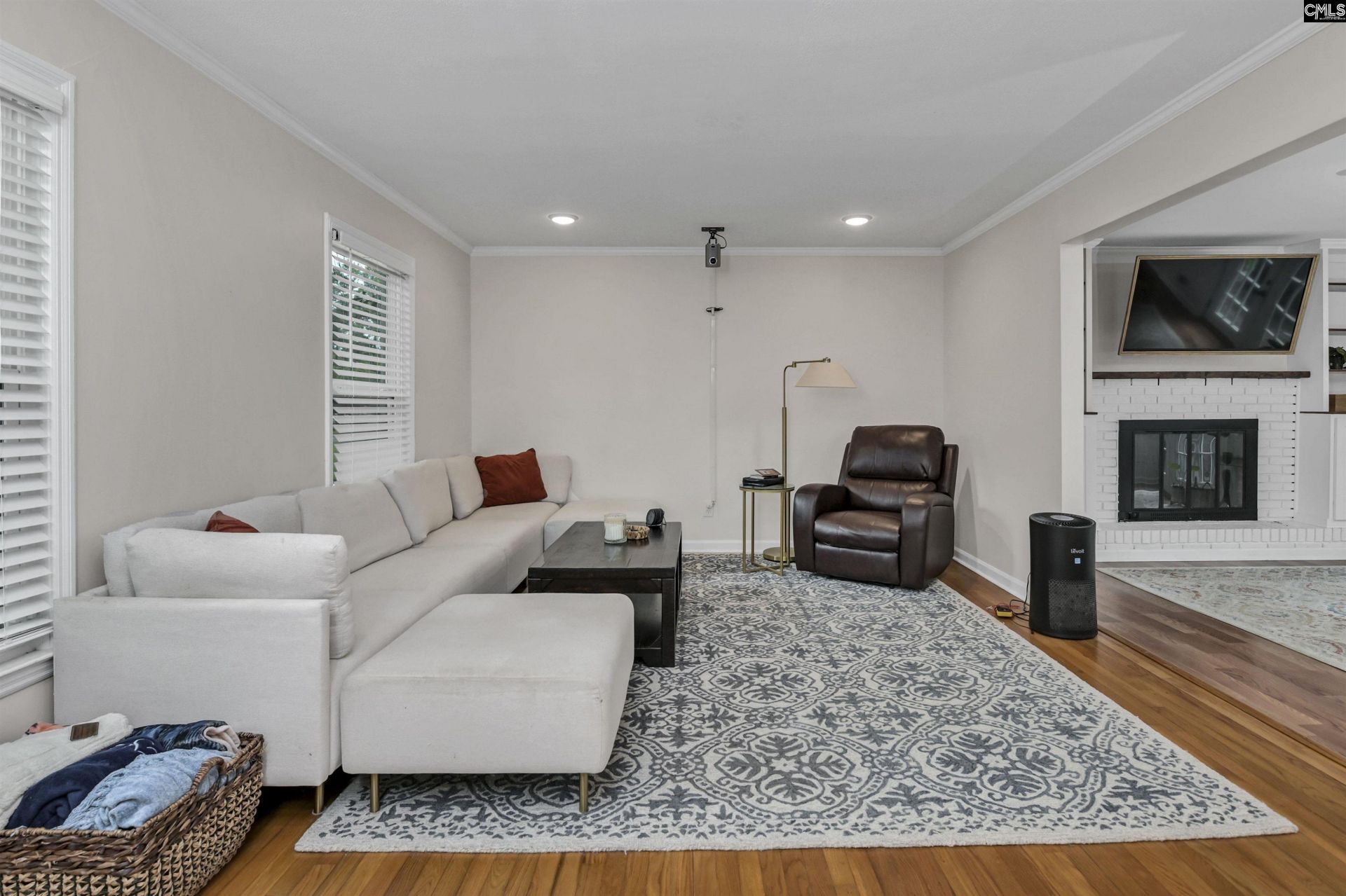 1109 Gardendale Drive Photo 6