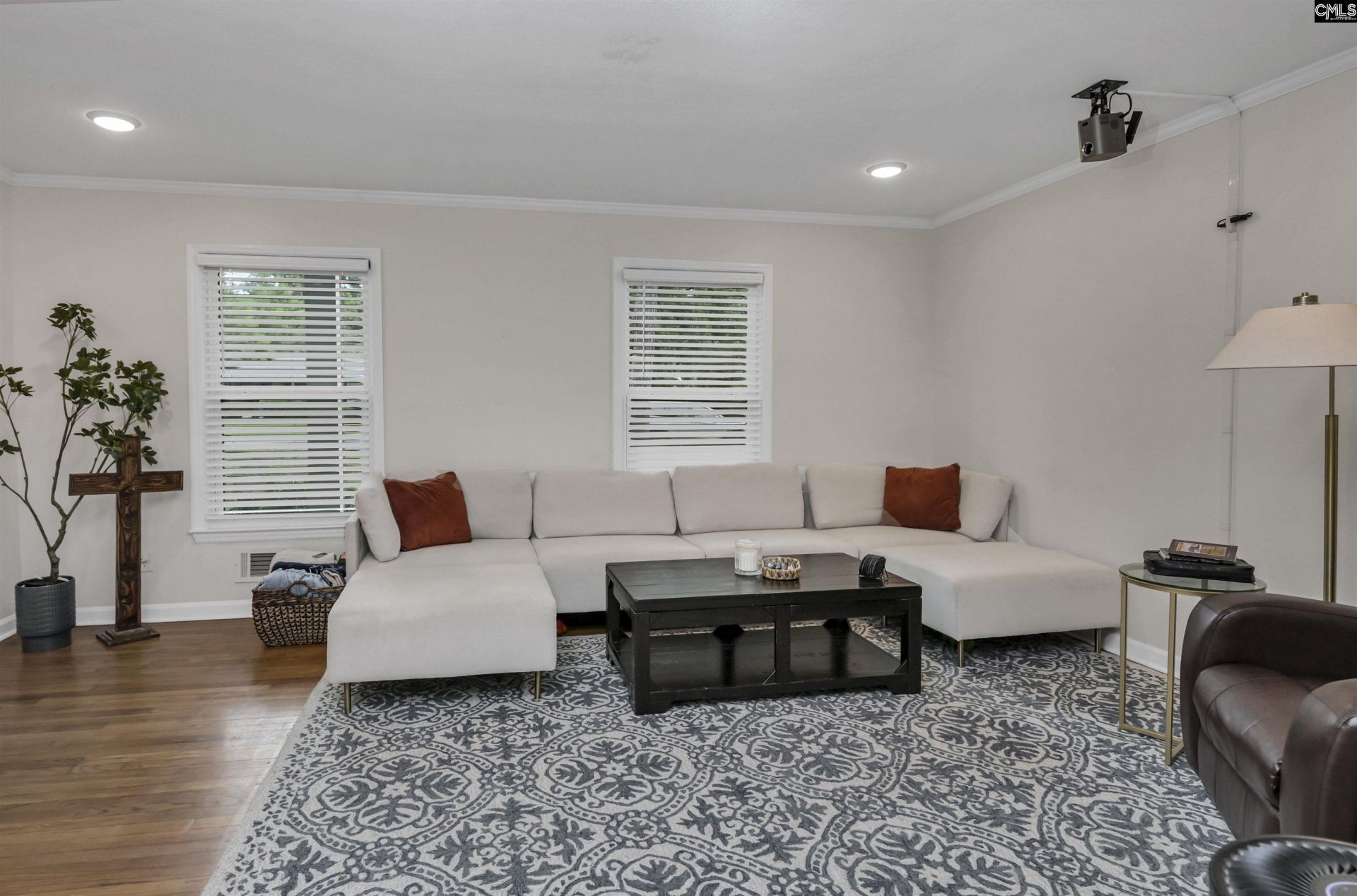 1109 Gardendale Drive Photo 7