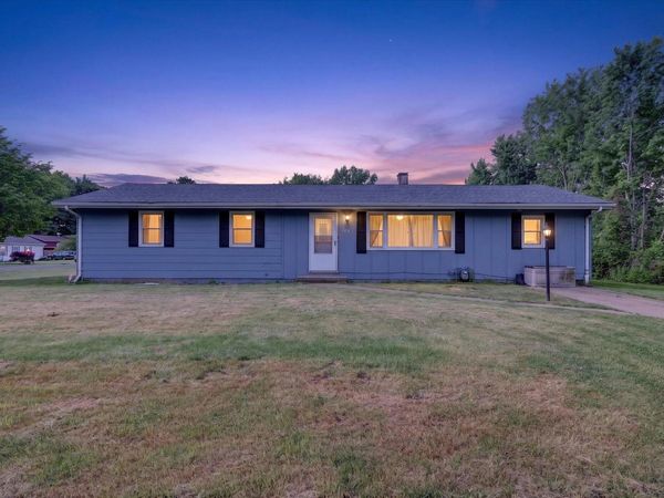 974 Emerson Avenue, Benton Harbor, MI 49022