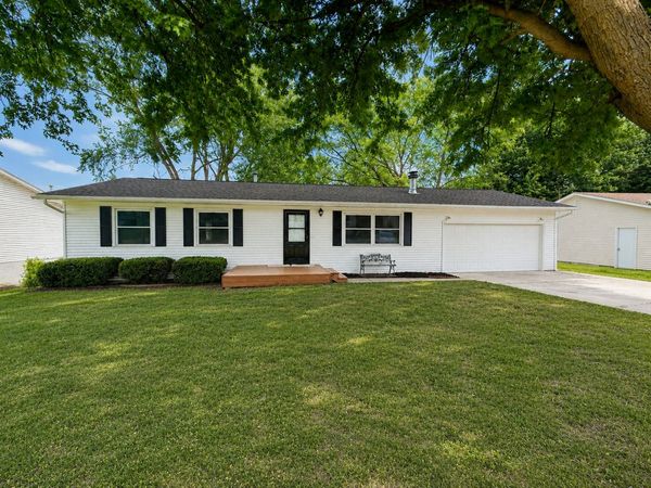 120 Henry Drive, Orion, IL 61273