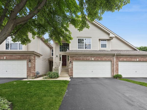 888 Riding Lane , Unit 888, St. Charles, IL 60174