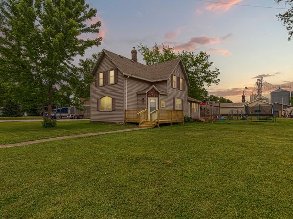 321 Ash Avenue N, New Richland, MN 56072