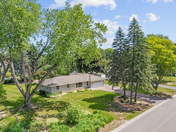 15700 5th Avenue N, Plymouth, MN 55447