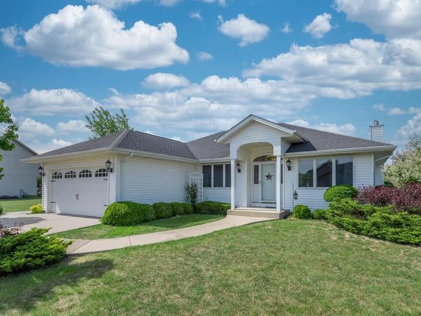 168 White Oak COURT, Union Grove, WI 53182