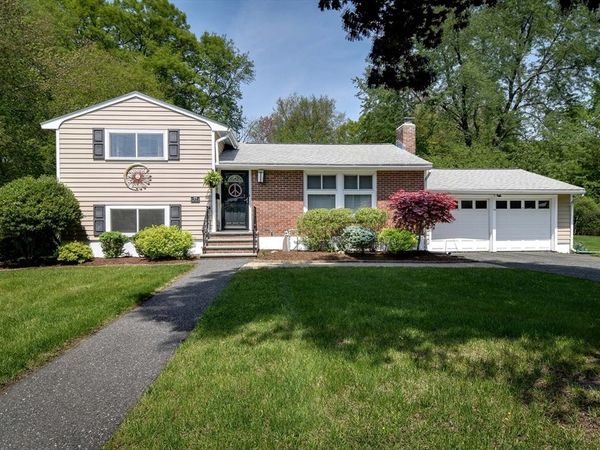 29 Little Tree Lane, Framingham, MA 01701