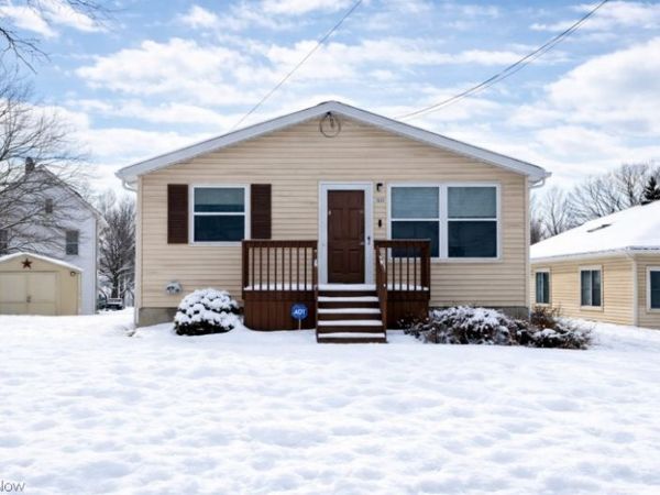 1032 Silvercrest Avenue , Akron, OH 44314