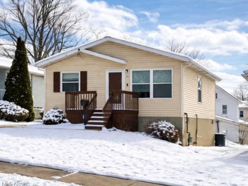 1032 Silvercrest Avenue , Akron, OH 44314 Photo 2