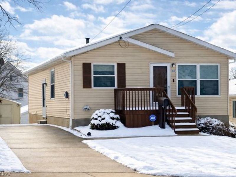 1032 Silvercrest Avenue , Akron, OH 44314 Photo 3