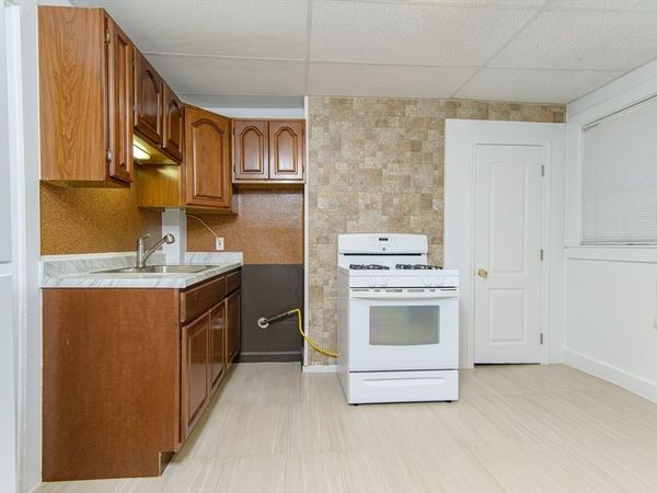 79 School St, Unit 1st FL FR, Webster, MA 01570