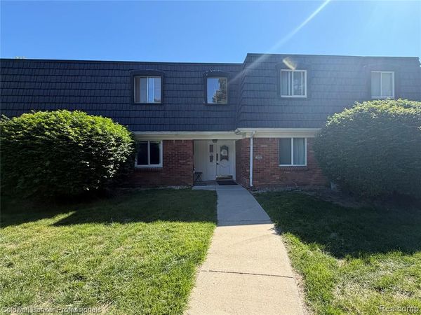 1830 Colonial Village Way, Waterford Twp, MI 48328