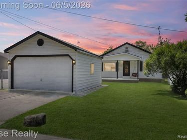 1466 Connell Street, Burton, MI 48529