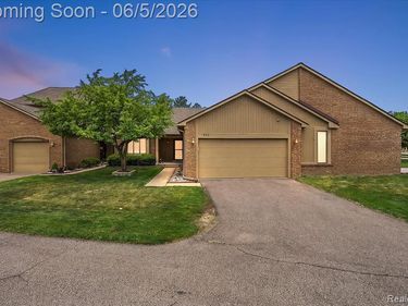 552 Tennyson, Rochester Hills, MI 48307