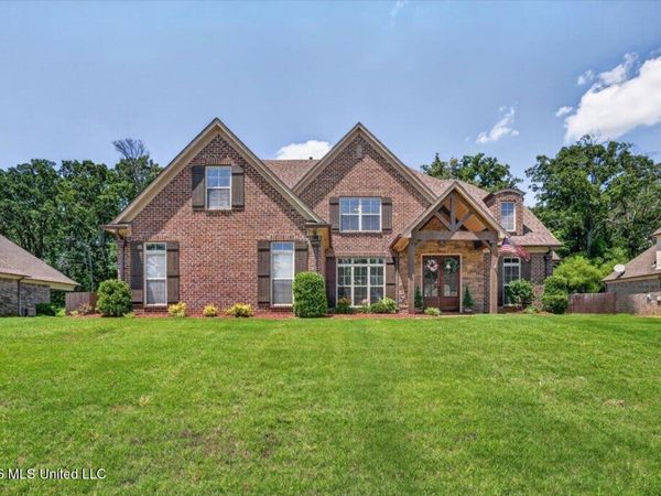4464 Bakersfield Drive, Nesbit, MS 38651