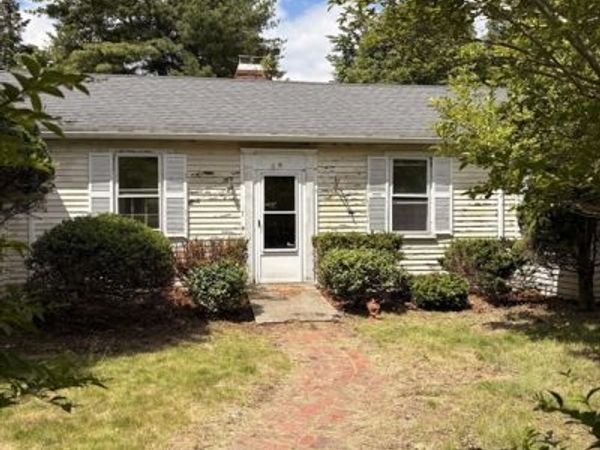 1 Prides Park Ave, Beverly, MA 01915