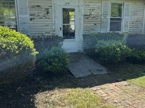 1 Prides Park Ave, Beverly, MA 01915