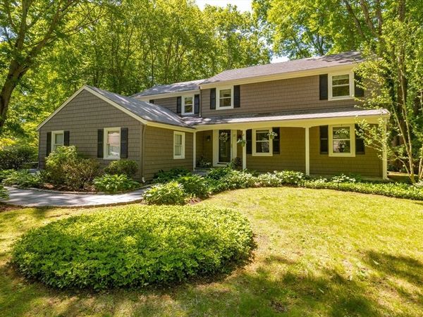 27 Tallwood Dr, Seekonk, MA 02771