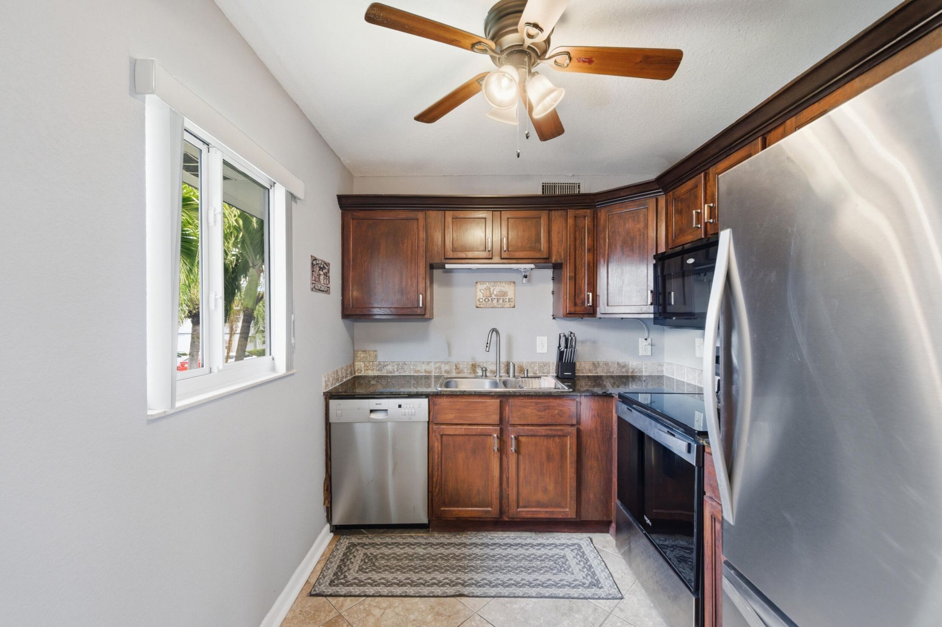 376 Saxony H, Delray Beach, FL 33446 Photo