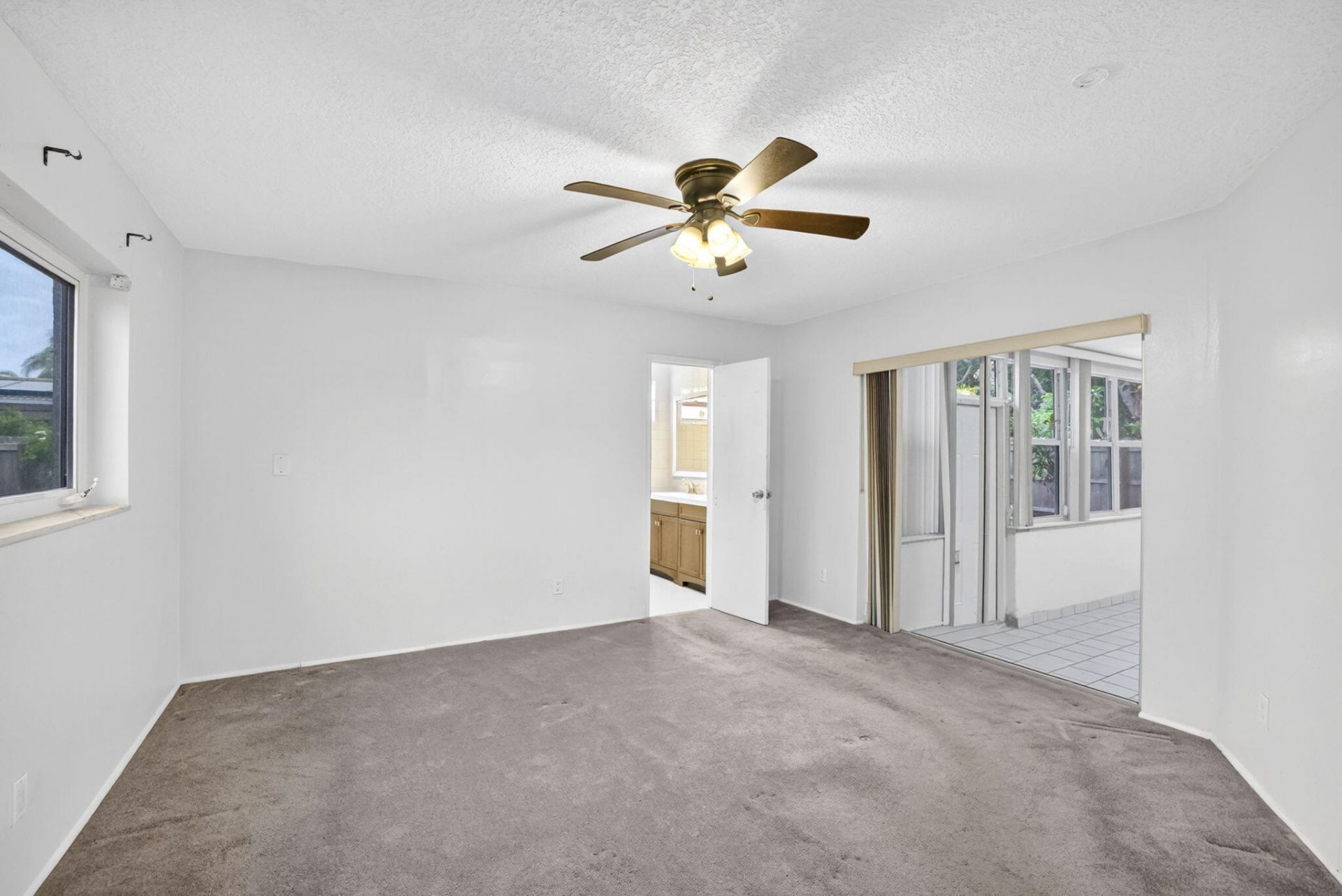 4399 NW 43rd Court, Lauderdale Lakes, FL 33319 Photo