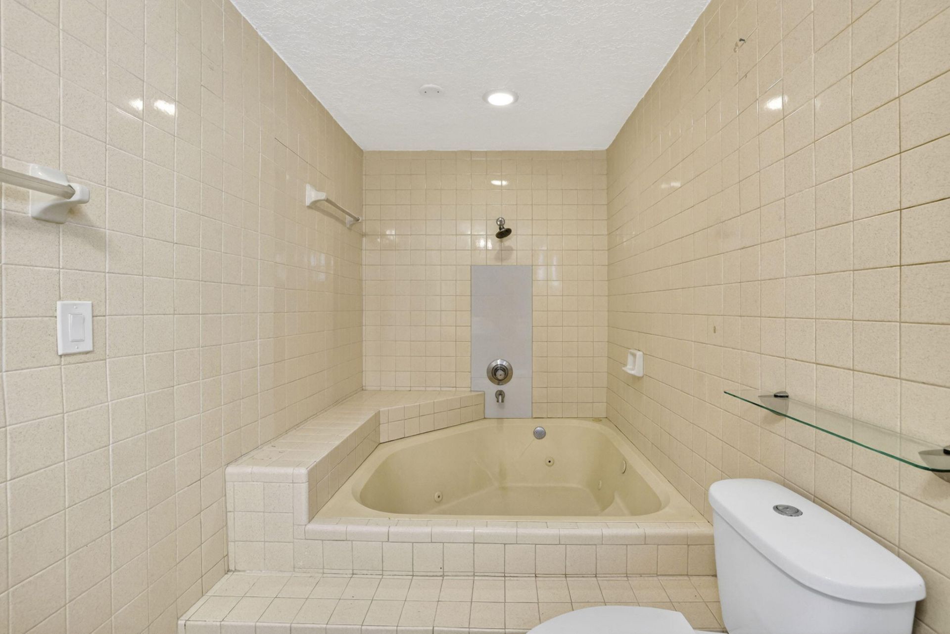 4399 NW 43rd Court, Lauderdale Lakes, FL 33319 Photo