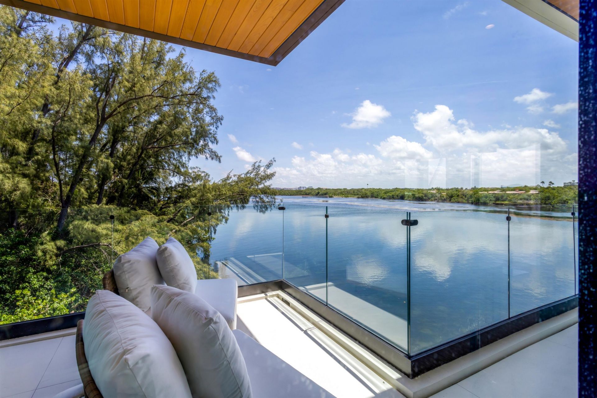 900 Lago Mar Lane, Unit Penthouse, Boca Raton, FL 33431 Photo
