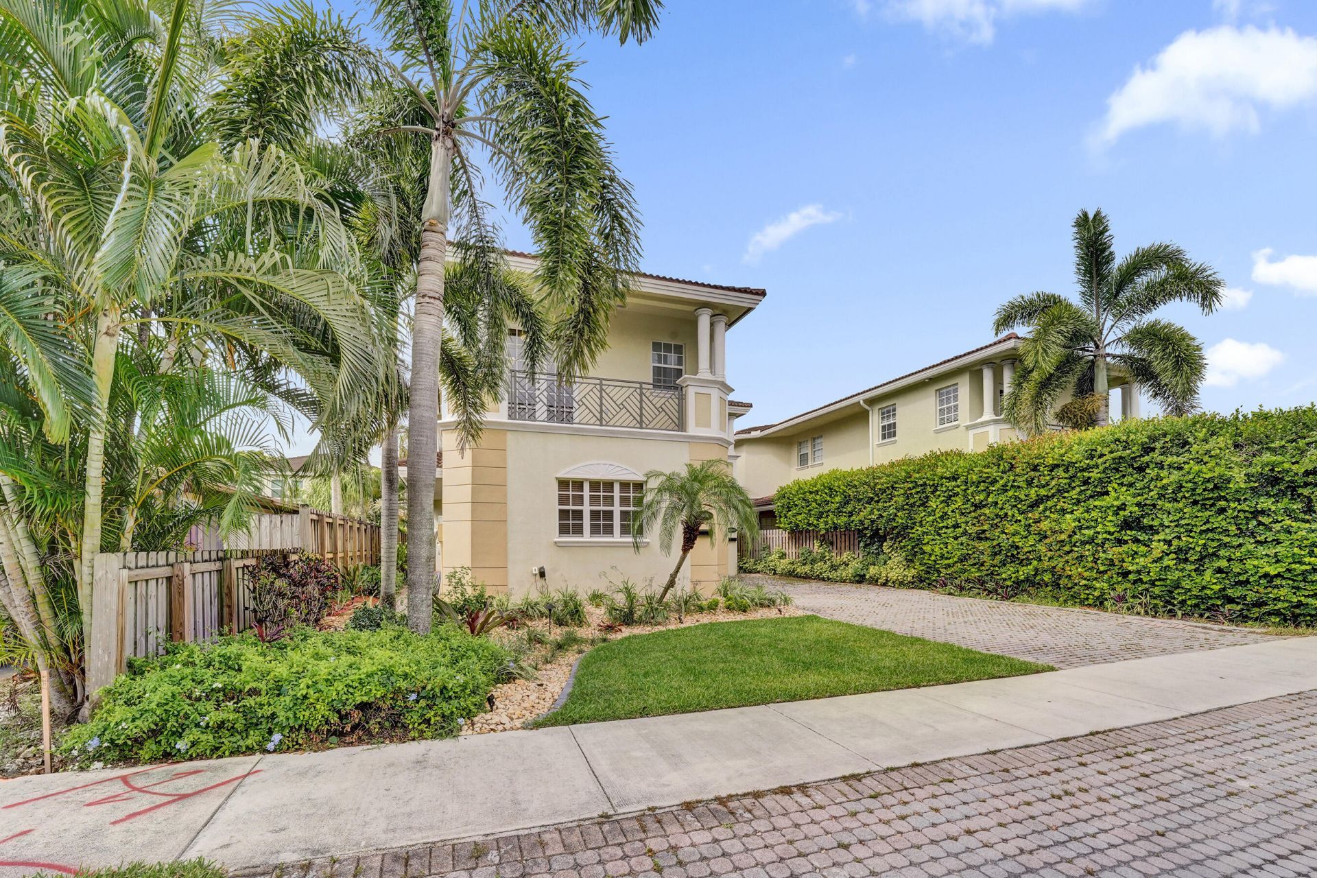 1400 NE 24th Street, Unit 1400, Wilton Manors, FL 33305 Photo