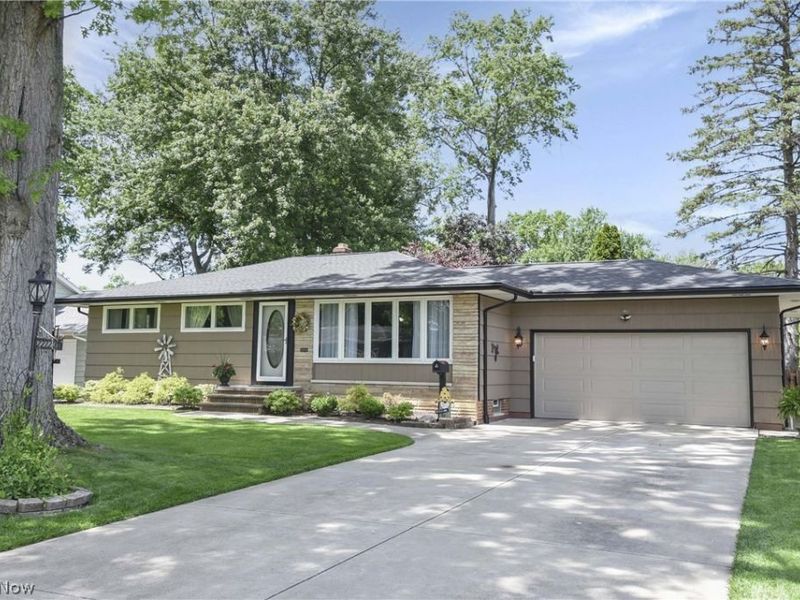22720 Sycamore Drive, Fairview Park, OH 44126 Photo 3