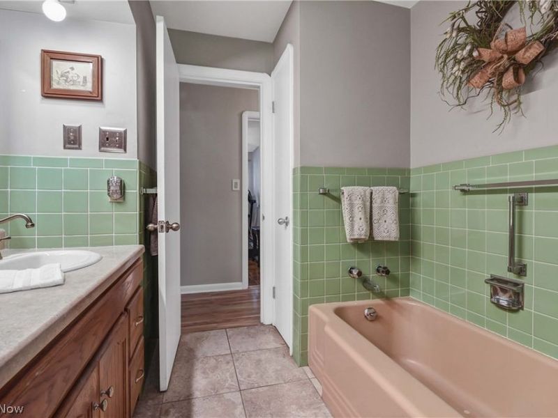 22720 Sycamore Drive, Fairview Park, OH 44126 Photo 39