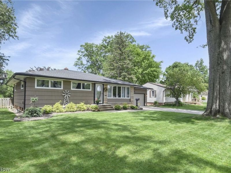 22720 Sycamore Drive, Fairview Park, OH 44126 Photo 5