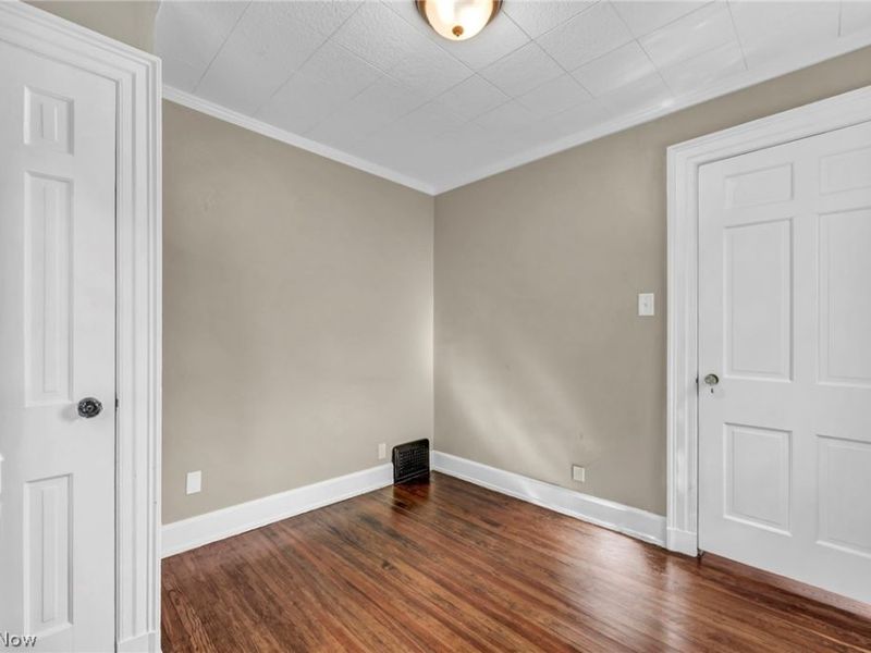 137 N Rose Boulevard, Akron, OH 44302 Photo 27