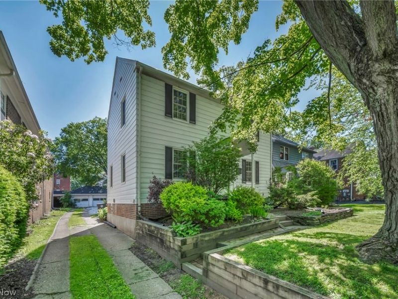 137 N Rose Boulevard, Akron, OH 44302 Photo 4
