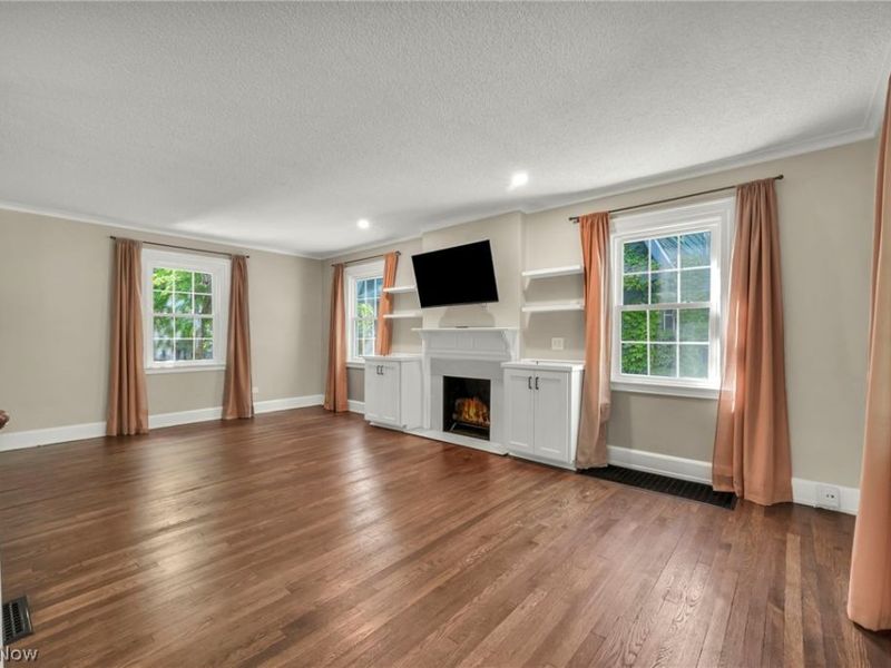 137 N Rose Boulevard, Akron, OH 44302 Photo 6
