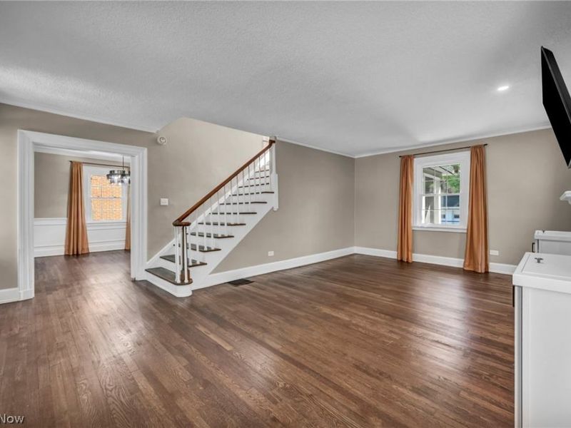 137 N Rose Boulevard, Akron, OH 44302 Photo 8