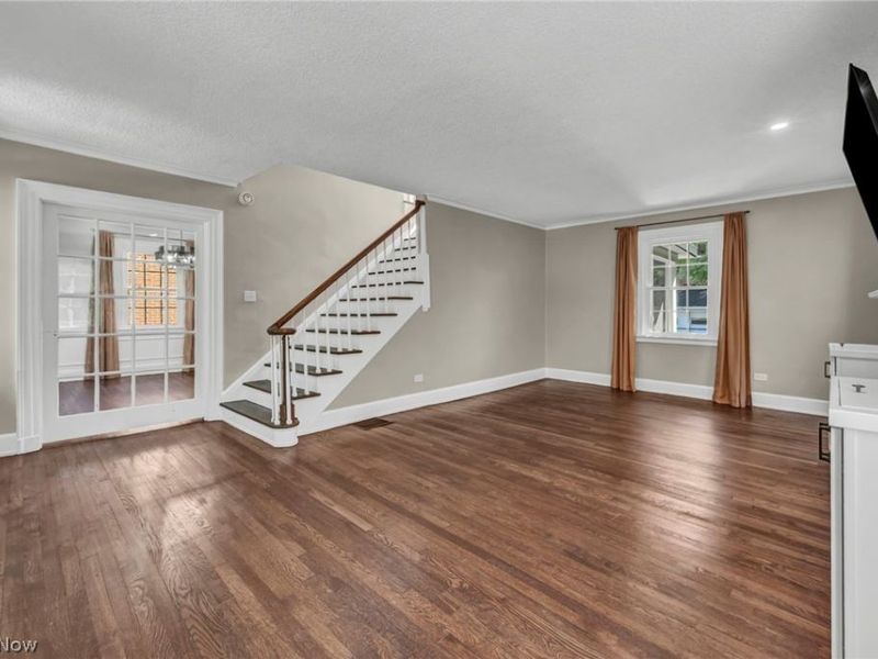 137 N Rose Boulevard, Akron, OH 44302 Photo 9
