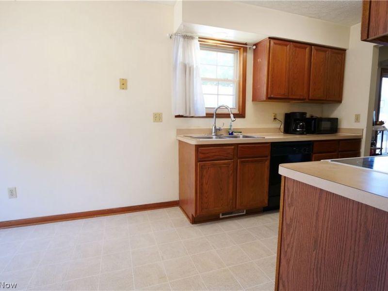 4404 W 53rd Street, Cleveland, OH 44144 Photo 5