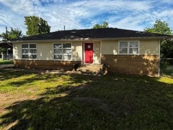 302 S 9th Street, Okemah, OK 74859