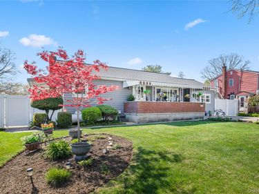 1080 Bay Shore Avenue , Bay Shore, NY 11706