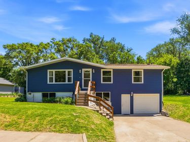 1409 LOGAN, Muscatine, IA 52761